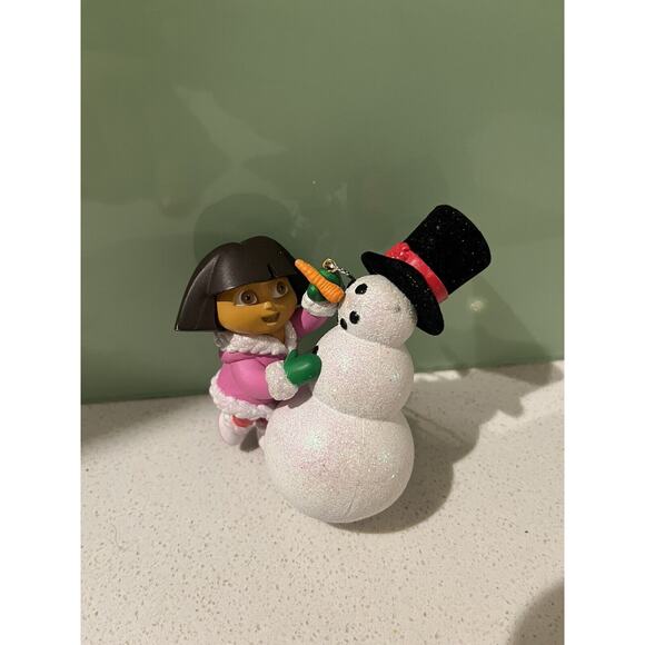 Dora the explorer Christmas ornament Dora Builds Snowman - Picture 4 of 4